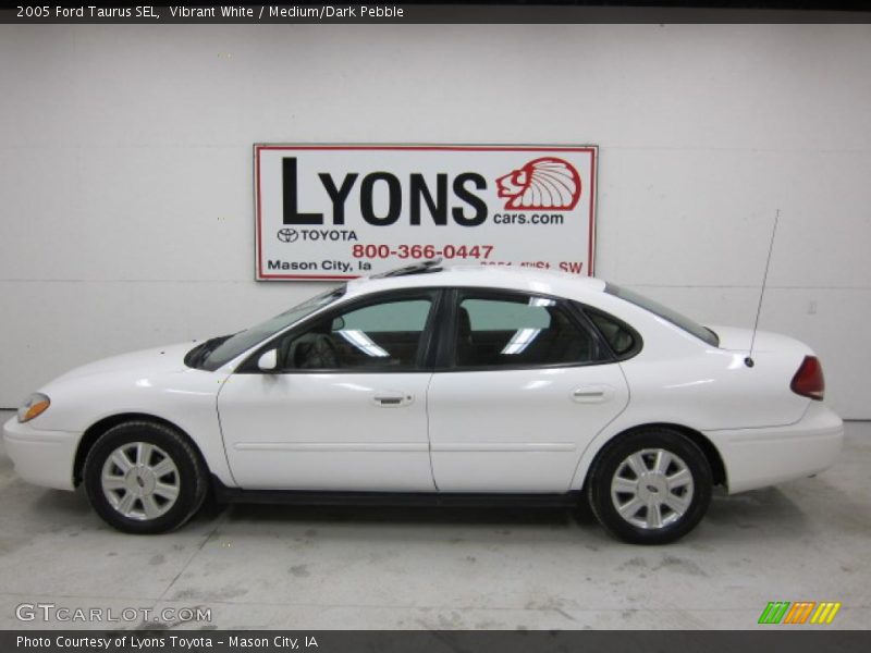 Vibrant White / Medium/Dark Pebble 2005 Ford Taurus SEL