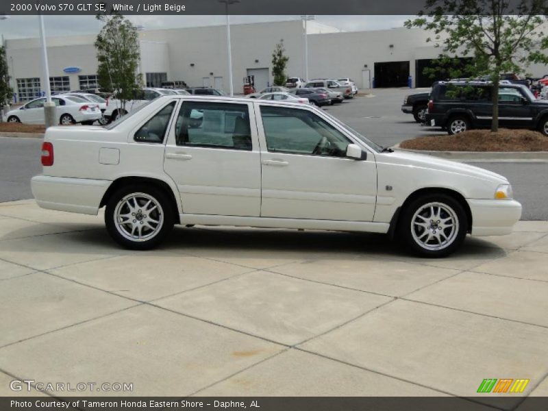 White / Light Beige 2000 Volvo S70 GLT SE