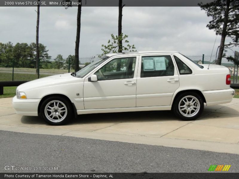 White / Light Beige 2000 Volvo S70 GLT SE