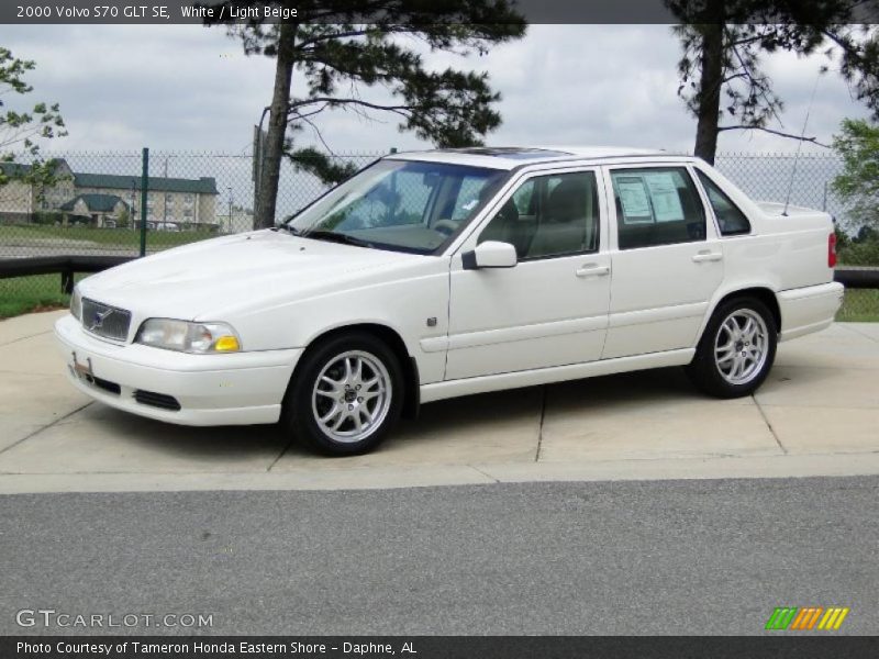 White / Light Beige 2000 Volvo S70 GLT SE