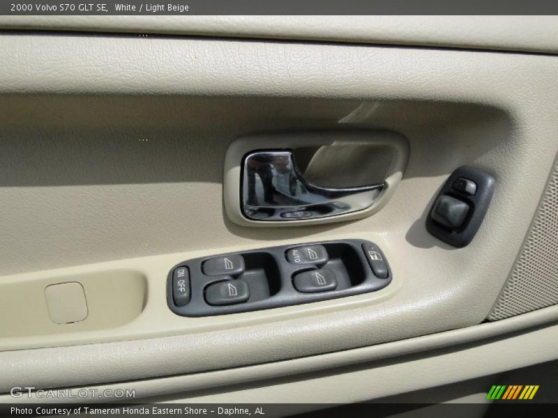 White / Light Beige 2000 Volvo S70 GLT SE