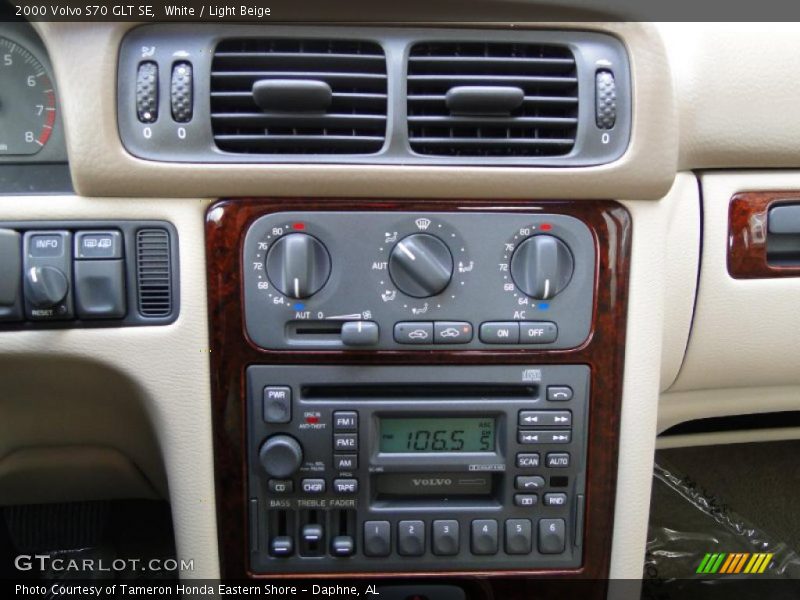 Controls of 2000 S70 GLT SE