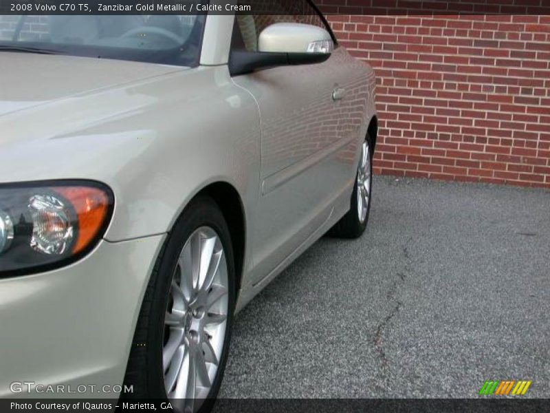 Zanzibar Gold Metallic / Calcite Cream 2008 Volvo C70 T5