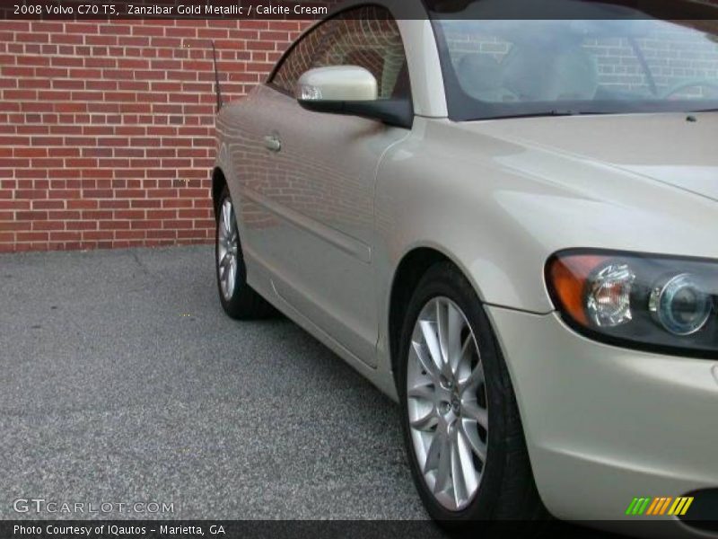 Zanzibar Gold Metallic / Calcite Cream 2008 Volvo C70 T5