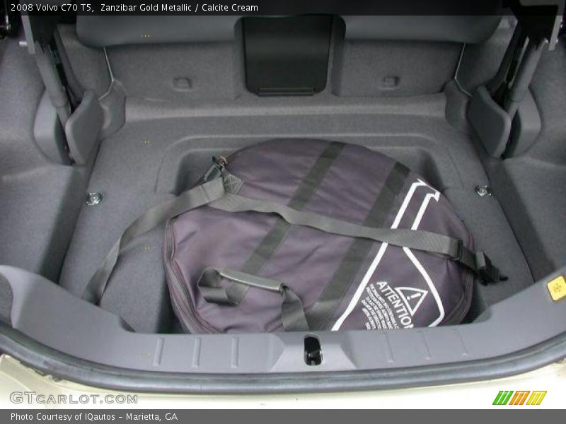 Zanzibar Gold Metallic / Calcite Cream 2008 Volvo C70 T5