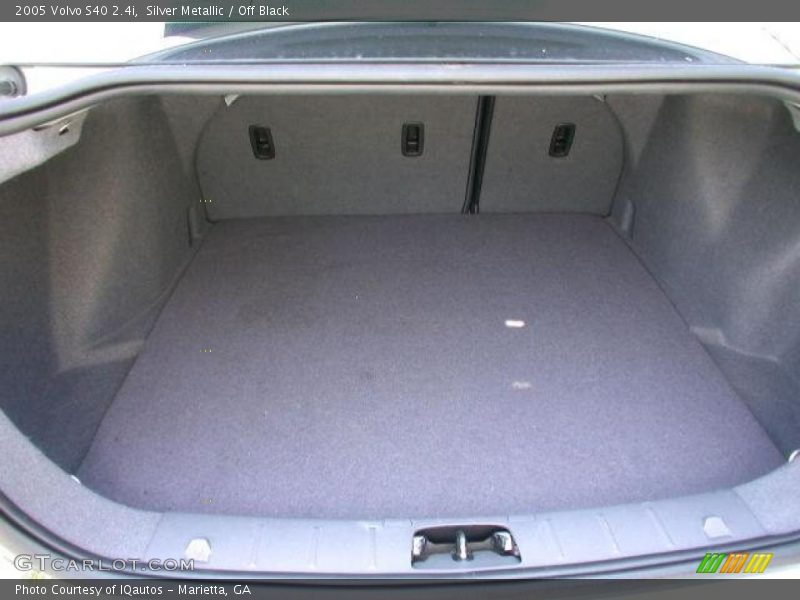 Silver Metallic / Off Black 2005 Volvo S40 2.4i