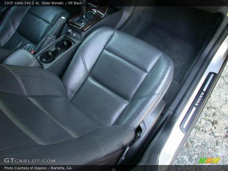 Silver Metallic / Off Black 2005 Volvo S40 2.4i