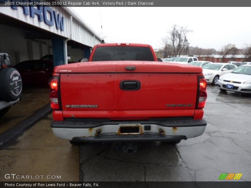 Victory Red / Dark Charcoal 2005 Chevrolet Silverado 3500 LS Regular Cab 4x4