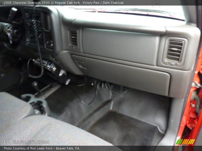 Victory Red / Dark Charcoal 2005 Chevrolet Silverado 3500 LS Regular Cab 4x4