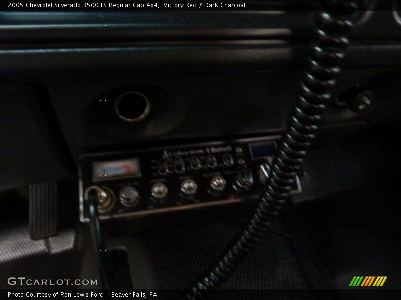 Victory Red / Dark Charcoal 2005 Chevrolet Silverado 3500 LS Regular Cab 4x4
