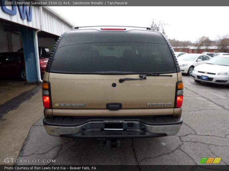 Sandstone Metallic / Tan/Neutral 2005 Chevrolet Suburban 1500 LS 4x4