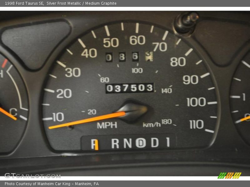 Silver Frost Metallic / Medium Graphite 1998 Ford Taurus SE