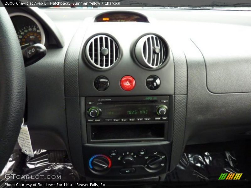 Controls of 2006 Aveo LT Hatchback