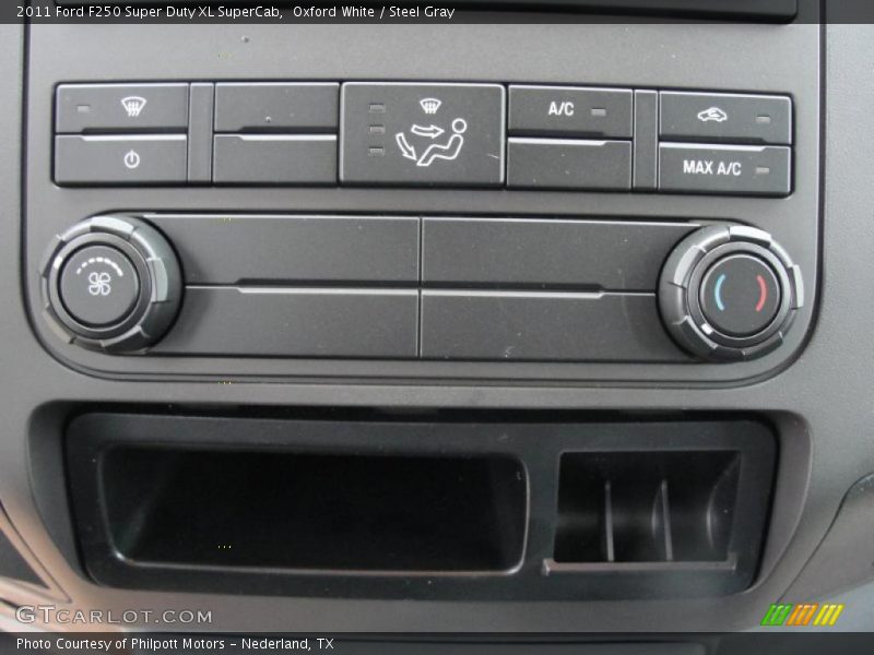 Controls of 2011 F250 Super Duty XL SuperCab