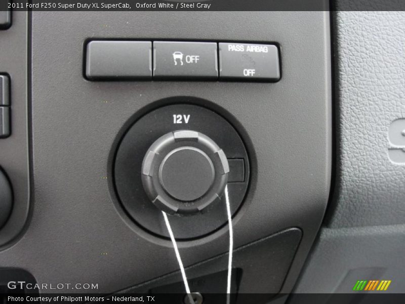 Controls of 2011 F250 Super Duty XL SuperCab