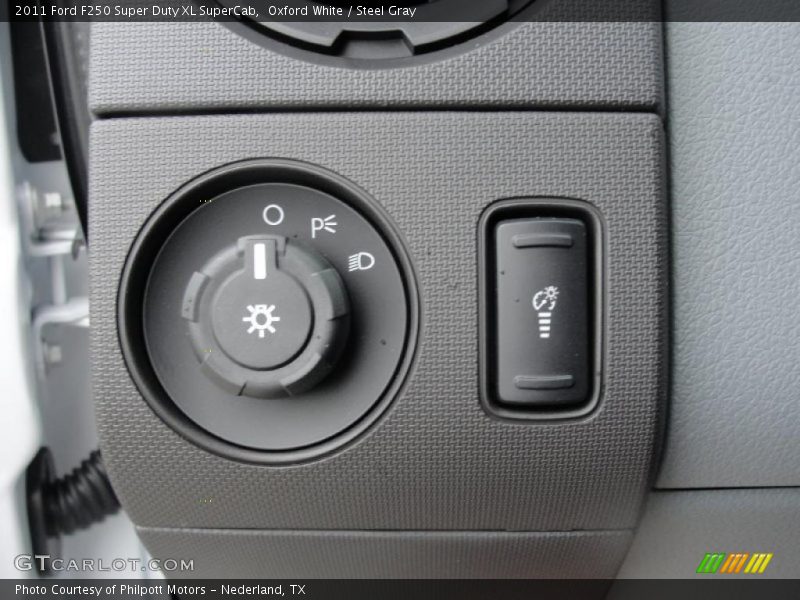 Controls of 2011 F250 Super Duty XL SuperCab