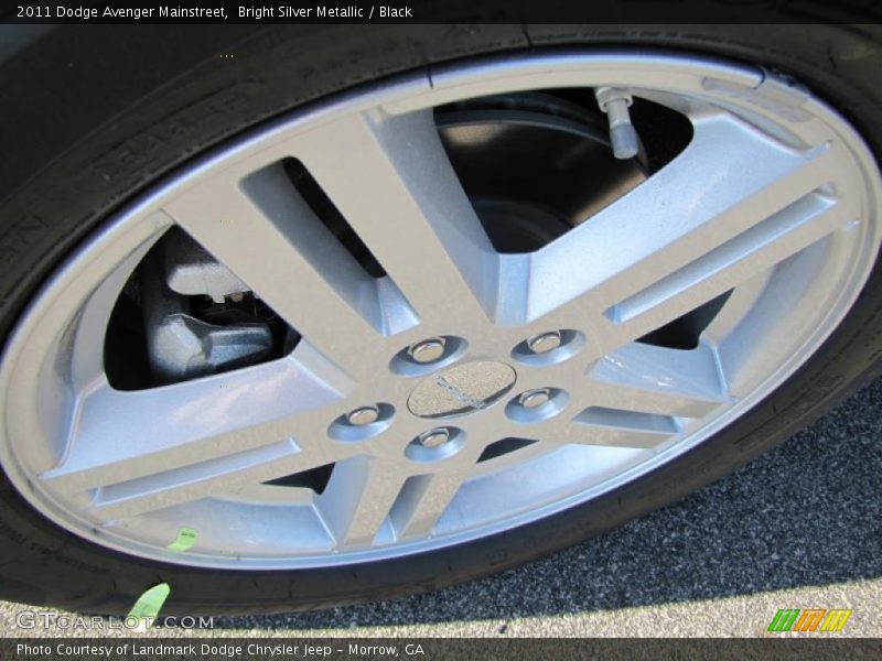 Bright Silver Metallic / Black 2011 Dodge Avenger Mainstreet