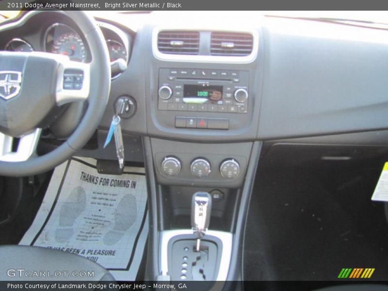 Bright Silver Metallic / Black 2011 Dodge Avenger Mainstreet
