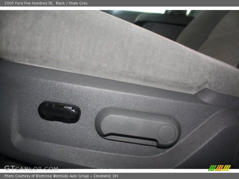 Black / Shale Grey 2005 Ford Five Hundred SE