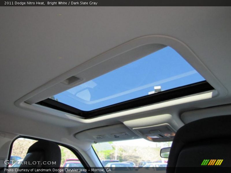 Bright White / Dark Slate Gray 2011 Dodge Nitro Heat