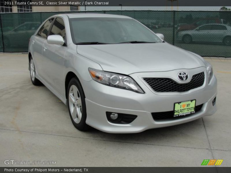 Classic Silver Metallic / Dark Charcoal 2011 Toyota Camry SE