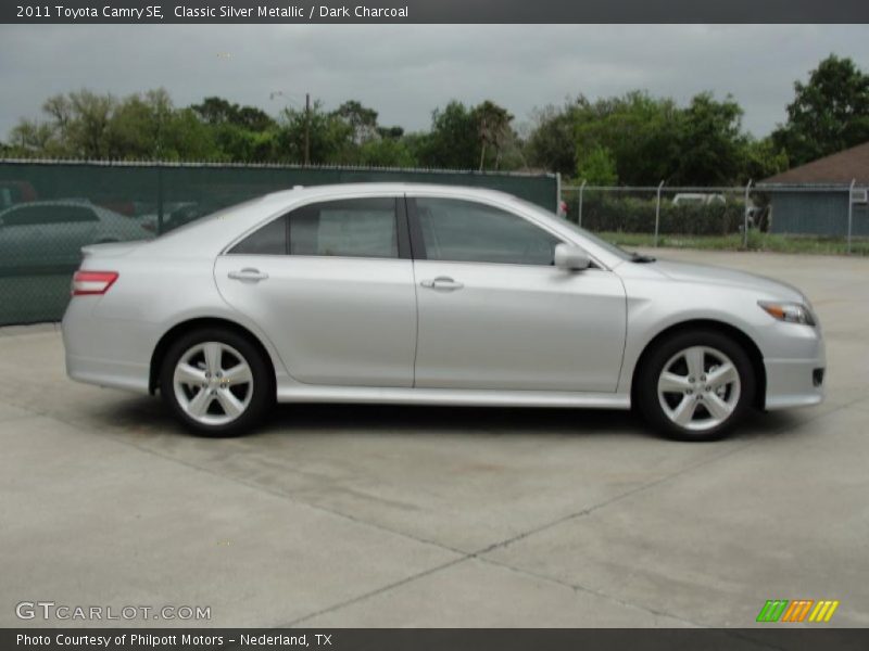 Classic Silver Metallic / Dark Charcoal 2011 Toyota Camry SE