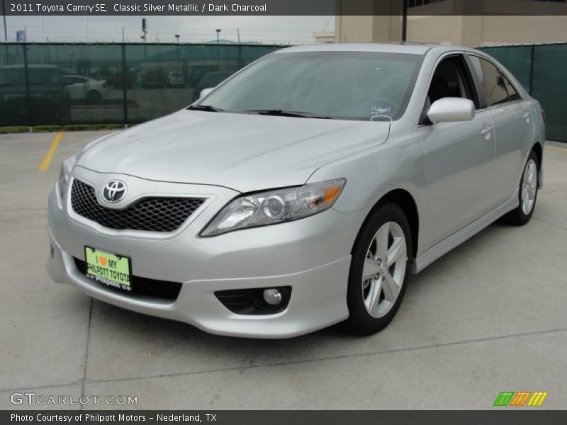 Classic Silver Metallic / Dark Charcoal 2011 Toyota Camry SE