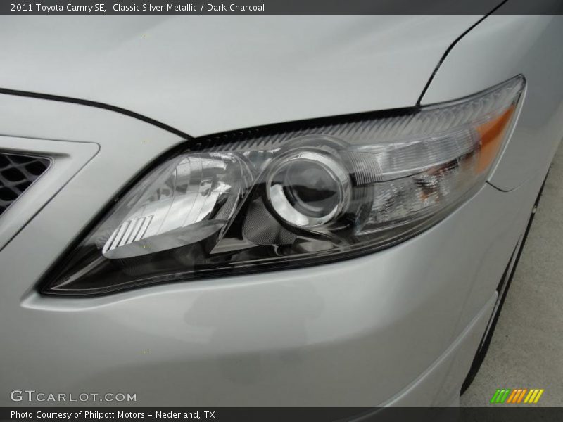 Classic Silver Metallic / Dark Charcoal 2011 Toyota Camry SE
