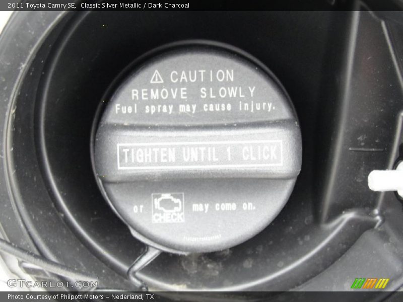 Classic Silver Metallic / Dark Charcoal 2011 Toyota Camry SE