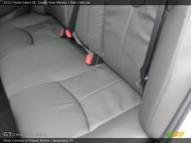Classic Silver Metallic / Dark Charcoal 2011 Toyota Camry SE