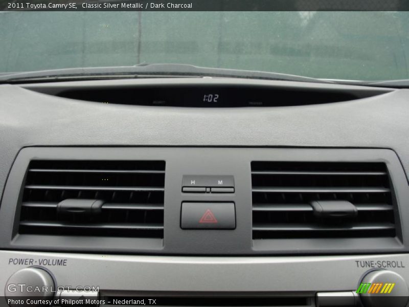 Classic Silver Metallic / Dark Charcoal 2011 Toyota Camry SE