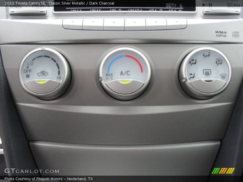 Classic Silver Metallic / Dark Charcoal 2011 Toyota Camry SE