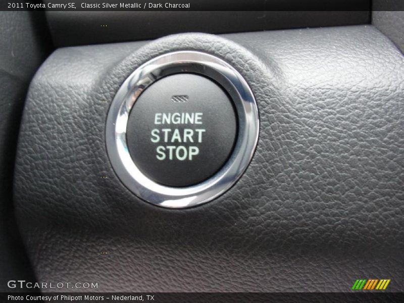 Classic Silver Metallic / Dark Charcoal 2011 Toyota Camry SE