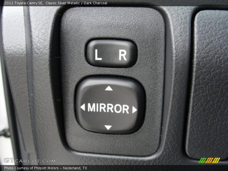 Classic Silver Metallic / Dark Charcoal 2011 Toyota Camry SE