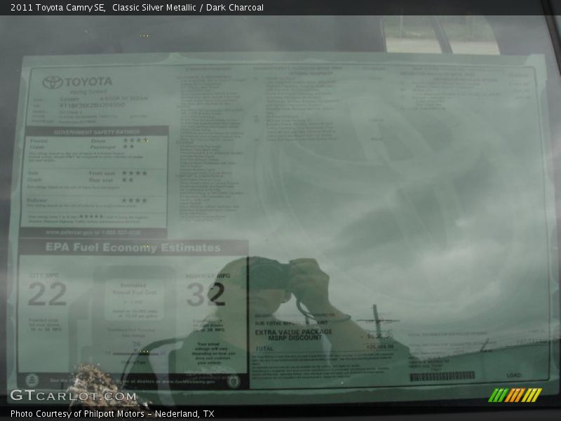 Classic Silver Metallic / Dark Charcoal 2011 Toyota Camry SE