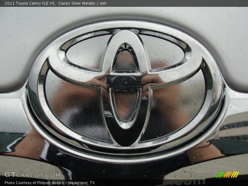 Classic Silver Metallic / Ash 2011 Toyota Camry XLE V6
