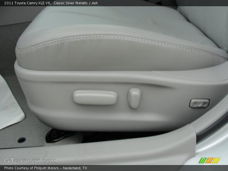 Classic Silver Metallic / Ash 2011 Toyota Camry XLE V6