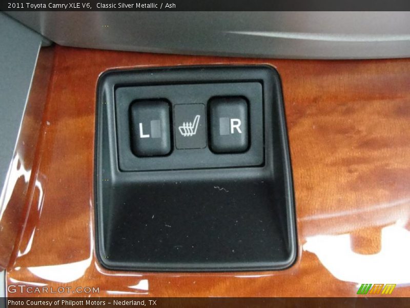 Classic Silver Metallic / Ash 2011 Toyota Camry XLE V6