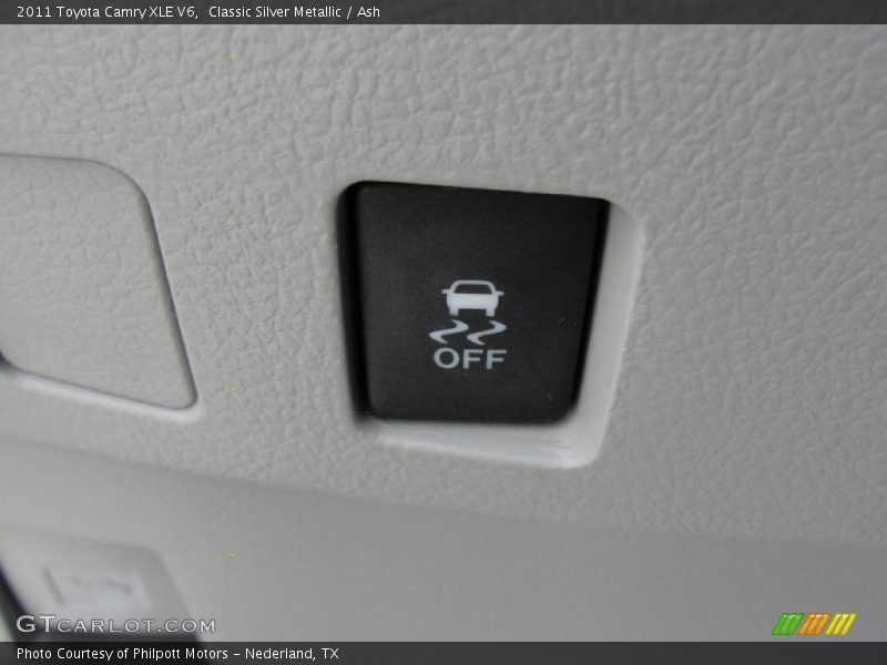 Classic Silver Metallic / Ash 2011 Toyota Camry XLE V6