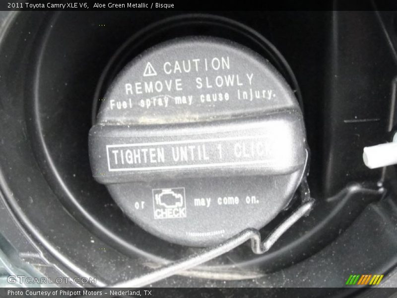 Aloe Green Metallic / Bisque 2011 Toyota Camry XLE V6