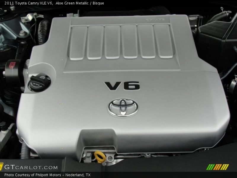 Aloe Green Metallic / Bisque 2011 Toyota Camry XLE V6