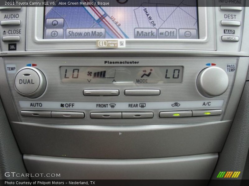 Aloe Green Metallic / Bisque 2011 Toyota Camry XLE V6