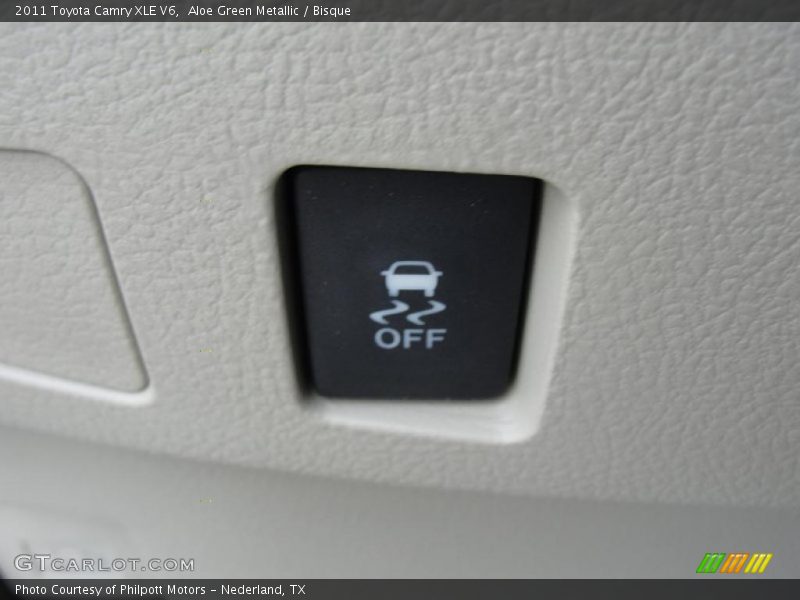 Aloe Green Metallic / Bisque 2011 Toyota Camry XLE V6