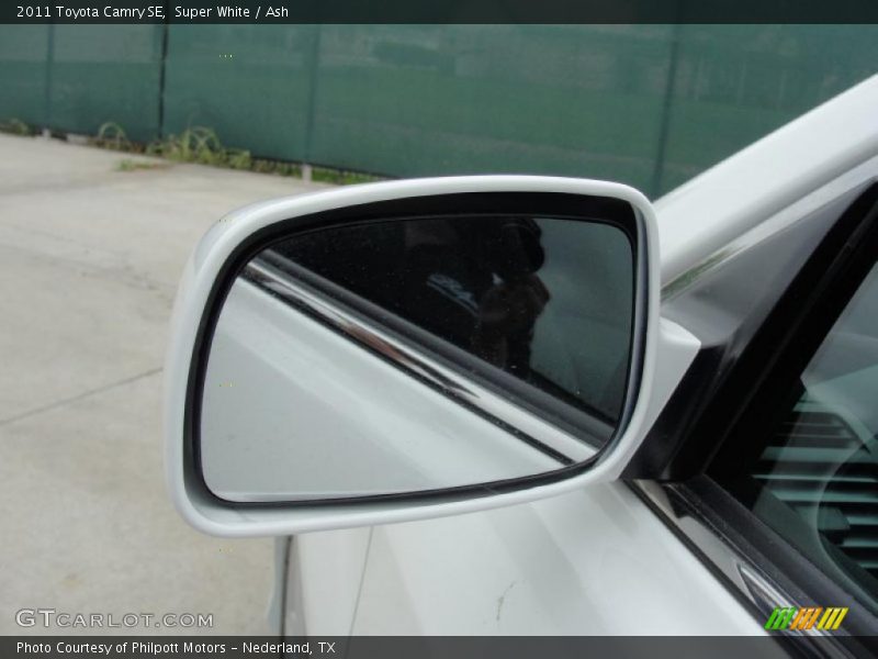 Super White / Ash 2011 Toyota Camry SE