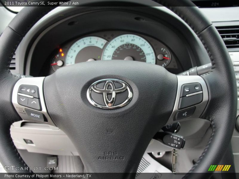Super White / Ash 2011 Toyota Camry SE