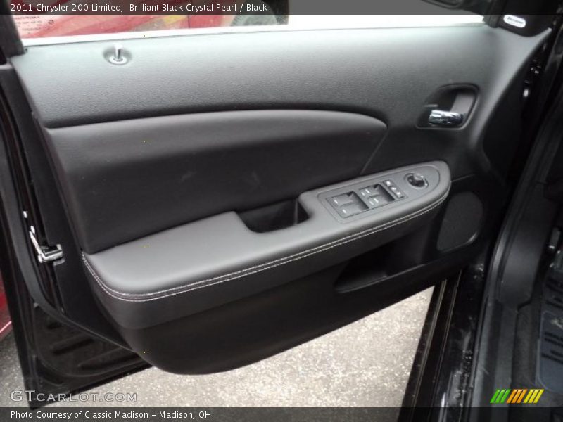 Brilliant Black Crystal Pearl / Black 2011 Chrysler 200 Limited