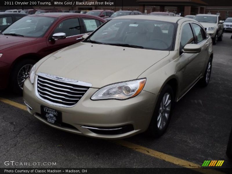 Front 3/4 View of 2011 200 Touring