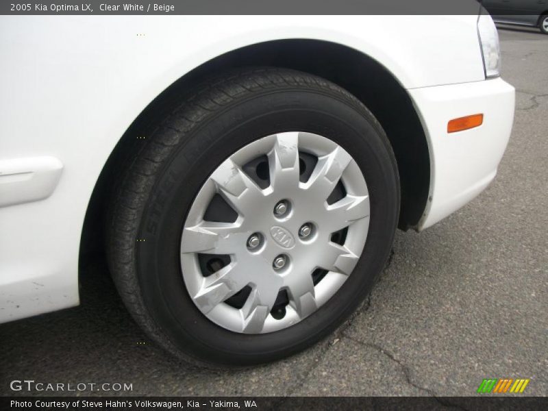 Clear White / Beige 2005 Kia Optima LX