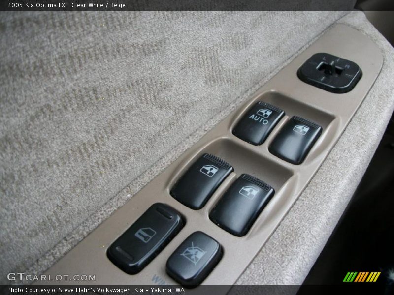 Clear White / Beige 2005 Kia Optima LX