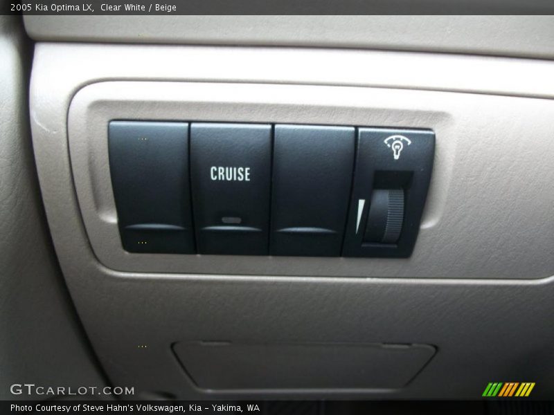 Clear White / Beige 2005 Kia Optima LX